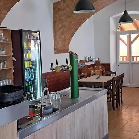 Casa de hóspedes Hostinské Nad Restaurací Košetice Se Společnou Koupelnou, Wc A Kuchyňkou